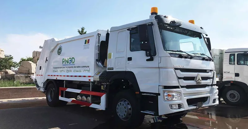 Sanitation Garbage Compactor Truck 6x4 HOWO-7